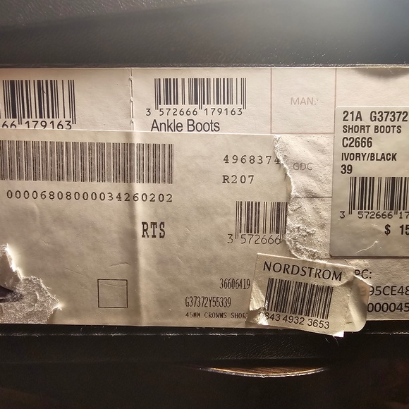 Chanel Ankle Boot Ivory/Black worn once 1575 new. 2022 year - Picture 4 of 16